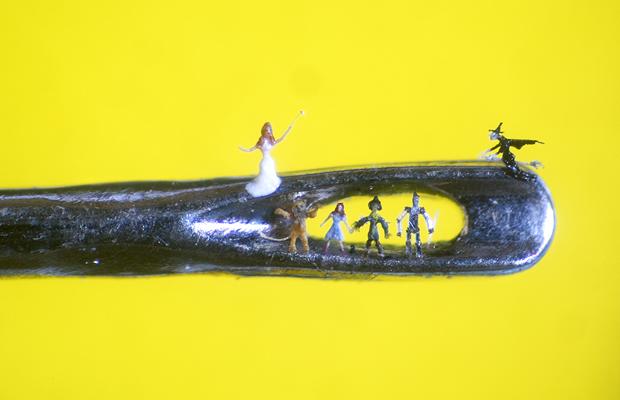 A arte microscpica de Willard Wigan 08