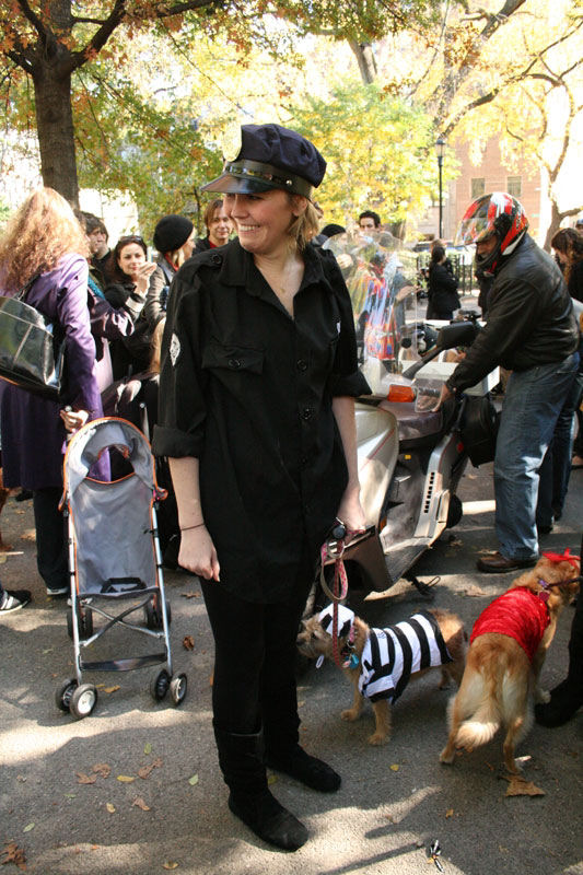 Meu dono  um retardado - Dog Halloween Parade 2009