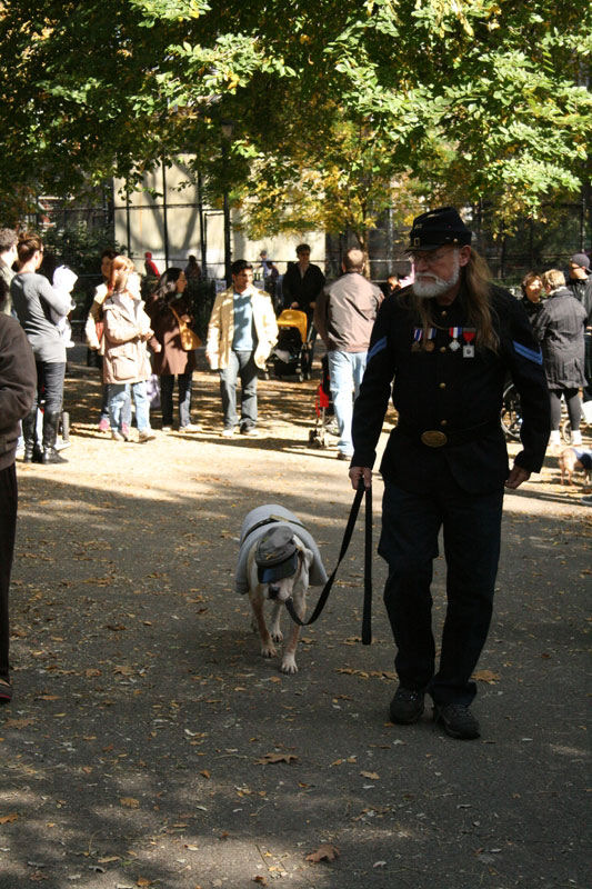 Meu dono  um retardado - Dog Halloween Parade 2009