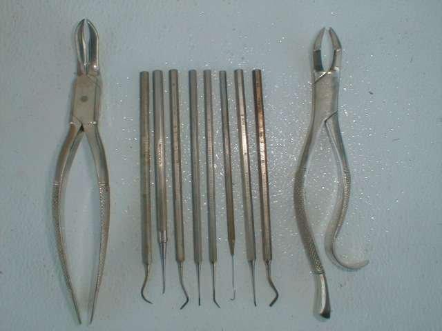 Antigas ferramentas de dentistas