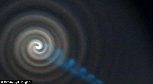 Misteriosa luz espiral sobre a Noruega