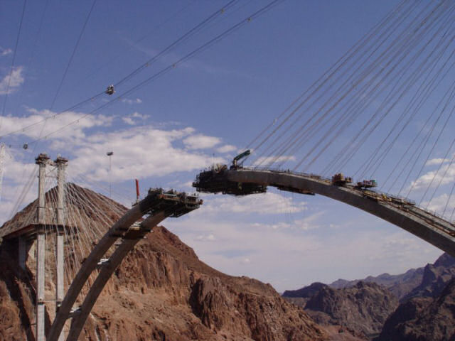 Construo de uma ponte sobre a represa Hoover