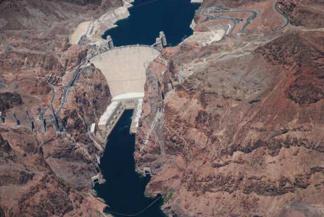 Construo de uma ponte sobre a represa Hoover