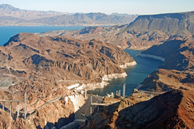 Construo de uma ponte sobre a represa Hoover