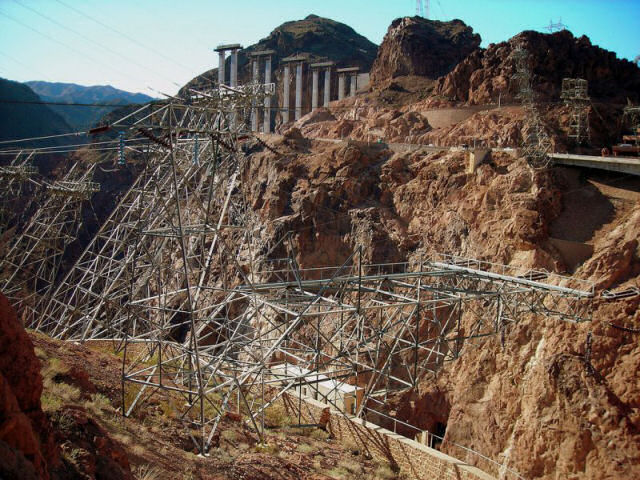 Construo de uma ponte sobre a represa Hoover