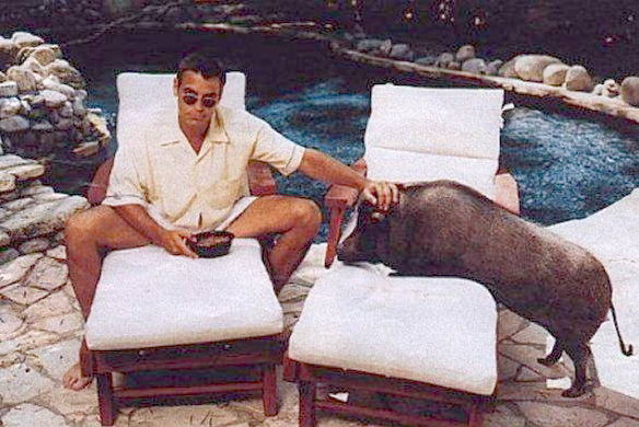 Clooney contratou um vidente para falar com seu porco