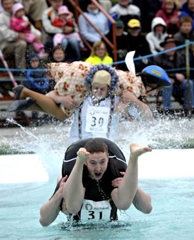 Corrida com a esposa nas costas 2009