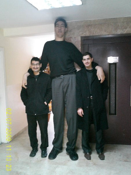 O homem mas alto do Guinness não é o homem mais alto do mundo