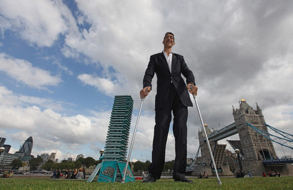 O homem mas alto do Guinness no  o homem mais alto do mundo