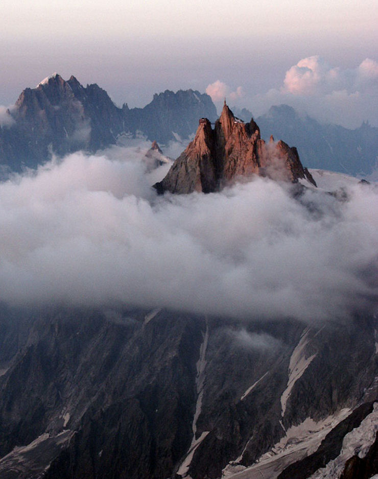 Uma fortaleza no cume do Mont Blanc