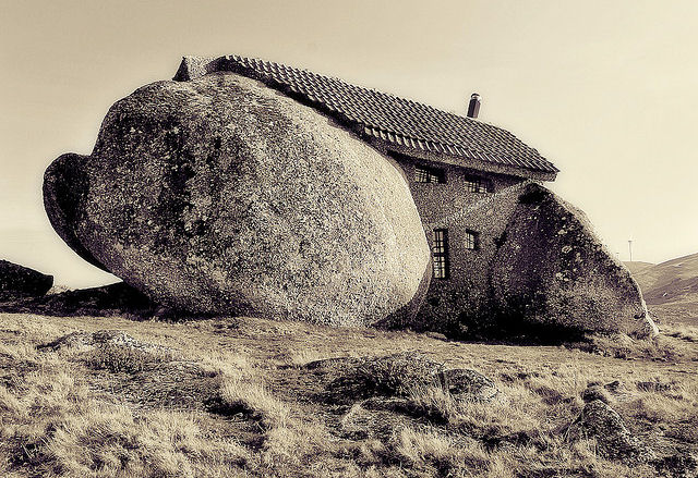 A verdadeira casa na pedra