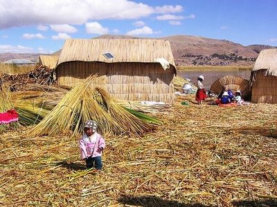 As Ilhas flutuantes do Titicaca