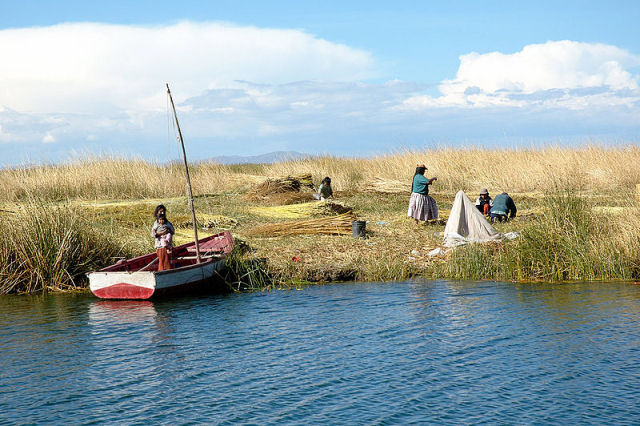 As Ilhas flutuantes do Titicaca