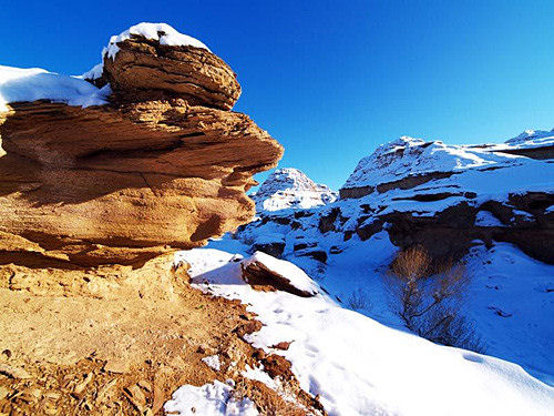 Taklamakan, um deserto que se cobre de neve