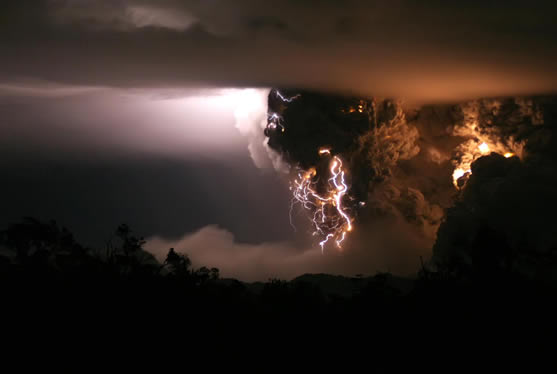 iceland volcano lightning wallpaper. volcano lightning sparked