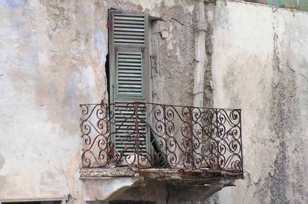 Lugares abandonados pelo mundo