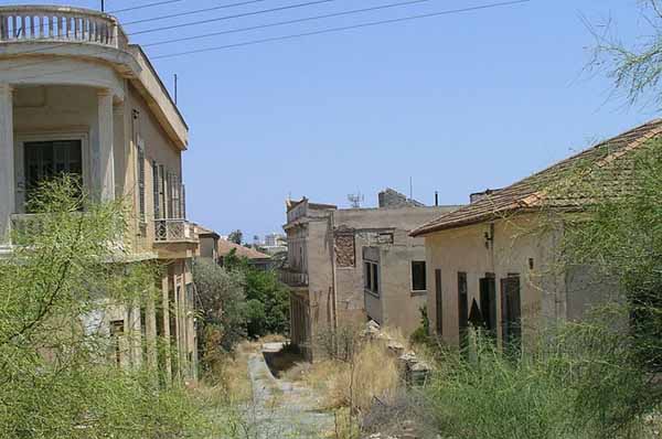 Lugares abandonados pelo mundo