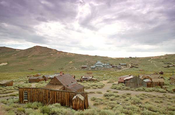 Lugares abandonados pelo mundo