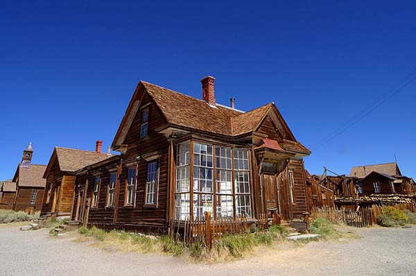 Lugares abandonados pelo mundo