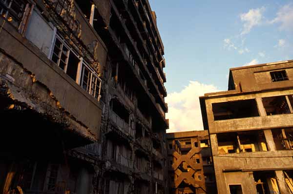 Lugares abandonados pelo mundo