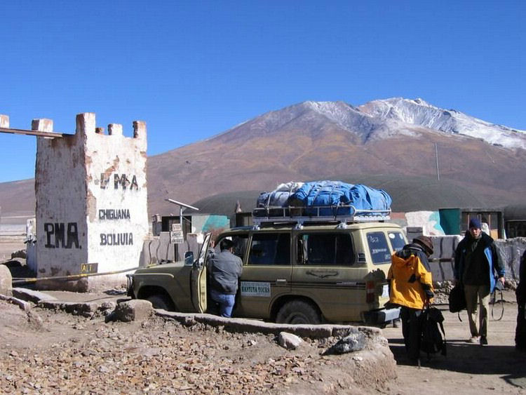 Maravilhas da natureza - Uyuni, onde o horizonte alcana o cu.