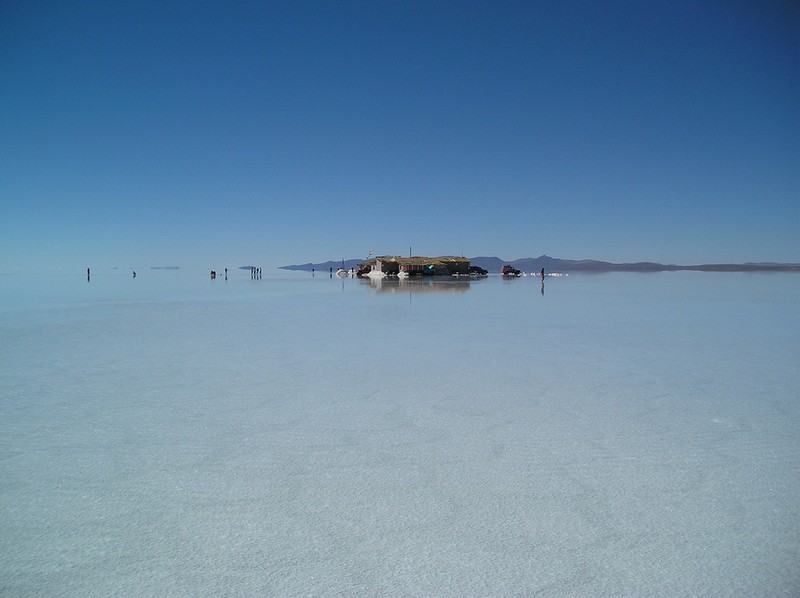 Maravilhas da natureza - Uyuni, onde o horizonte alcana o cu.