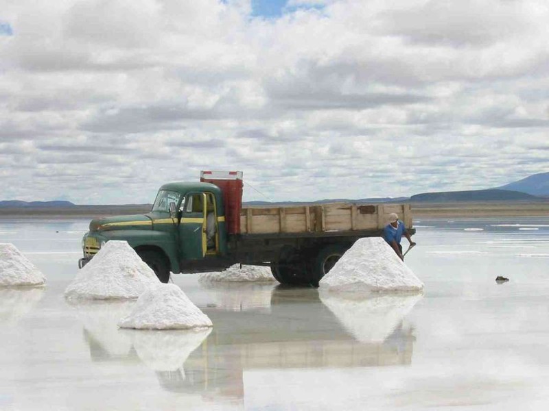 Maravilhas da natureza - Uyuni, onde o horizonte alcana o cu.