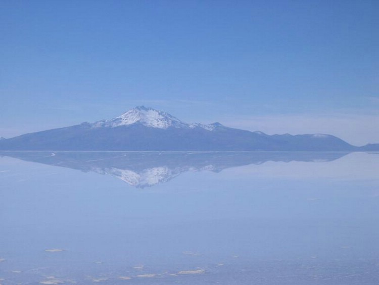 Maravilhas da natureza - Uyuni, onde o horizonte alcana o cu.