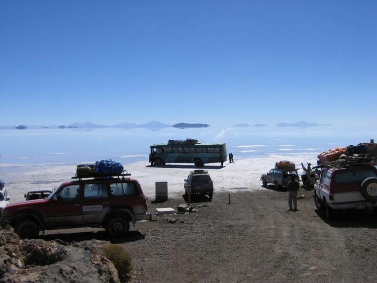 Maravilhas da natureza - Uyuni, onde o horizonte alcana o cu.