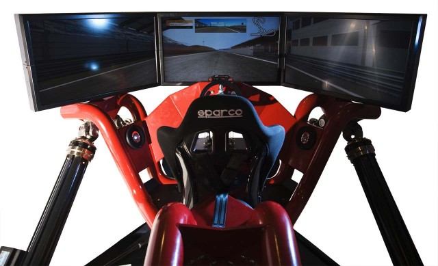 Cruden Hexatech: O simulador de corridas dos sonhos