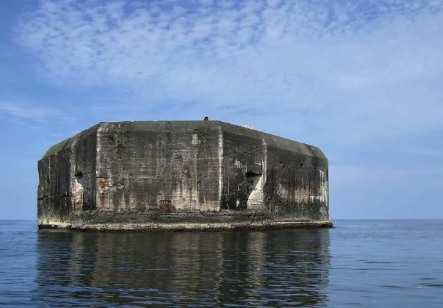 Forte Drum, o navio de guerra de concreto