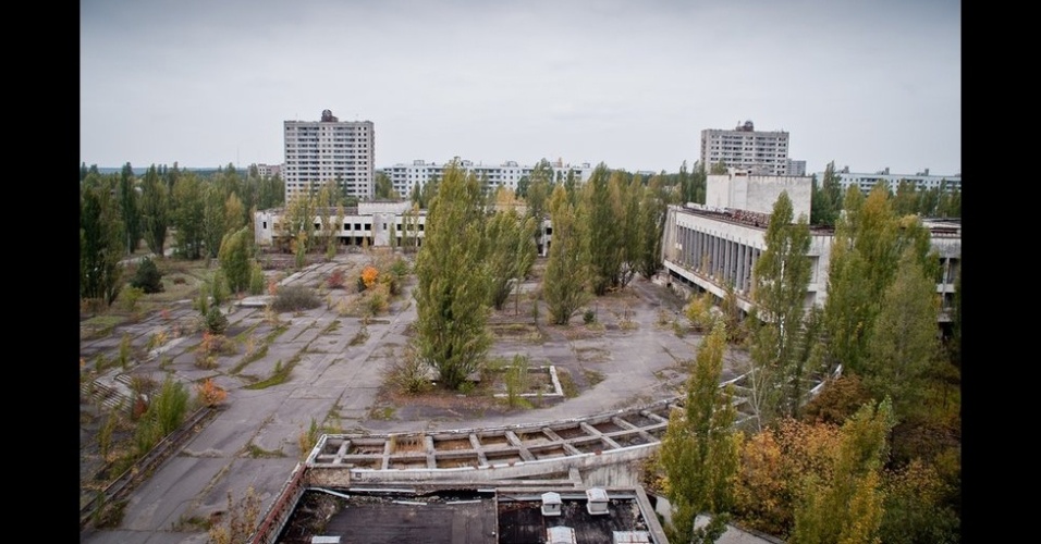o-fotografo-britanico-ric-wright-decidiu-registrar-em-imagens-o-universo-de-abandono-e-desolacao-que-ate-hoje-ronda-pripyat-1367149896203_956x500.jpg o-fotografo-britanico-ric-wright-decidiu-registrar-em-imagens-o-universo-de-abandono-e-desolacao-que-ate-hoje-ronda-pripyat-1367149896203_956x500.jpg