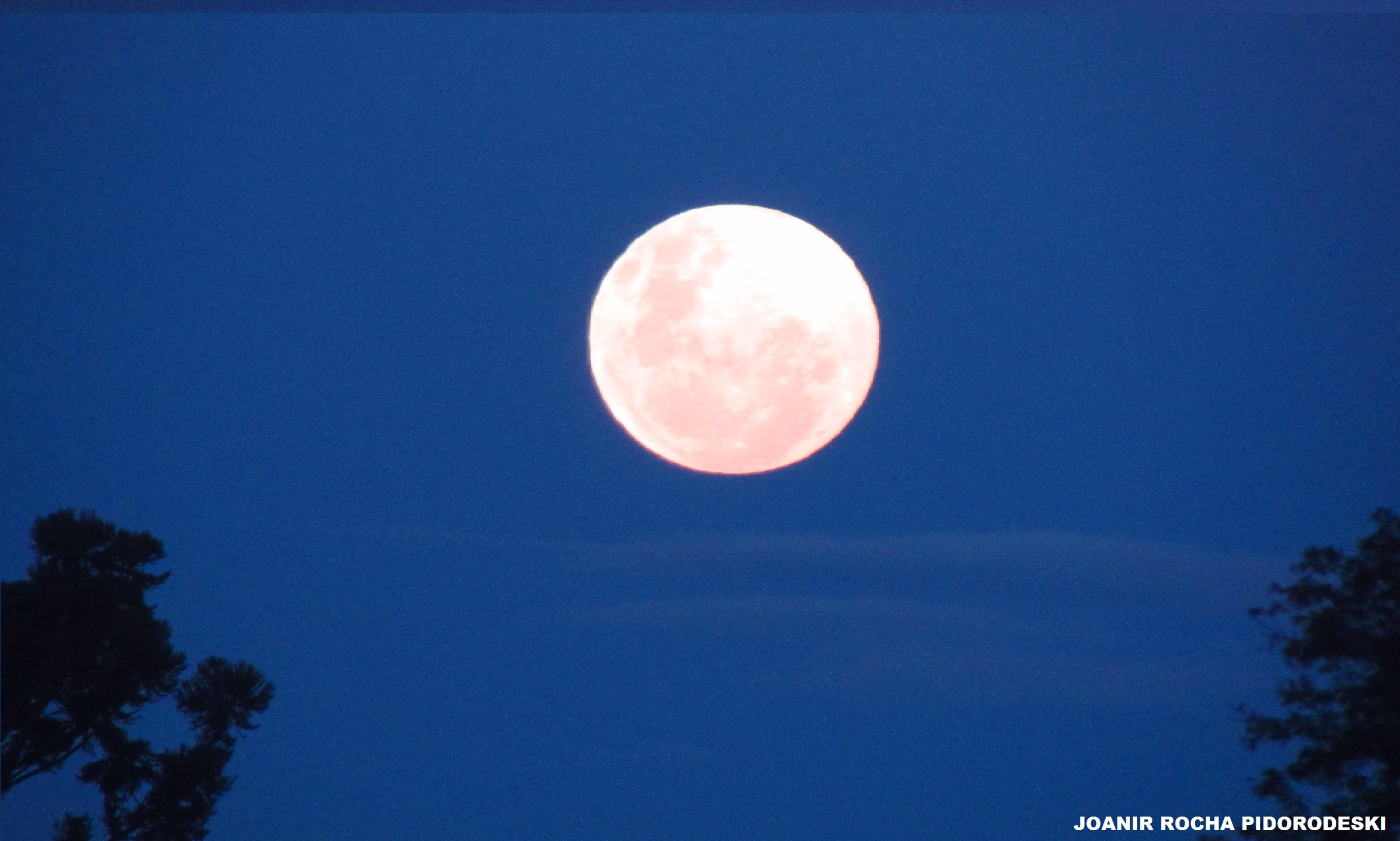 la_luna.jpg la_luna.jpg